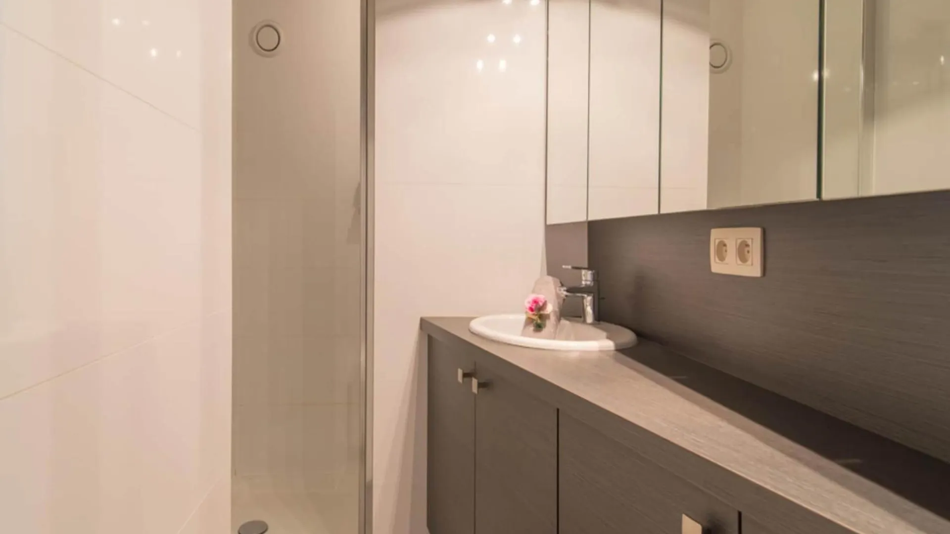 Beautiful Apartment With View Ostend 0*,