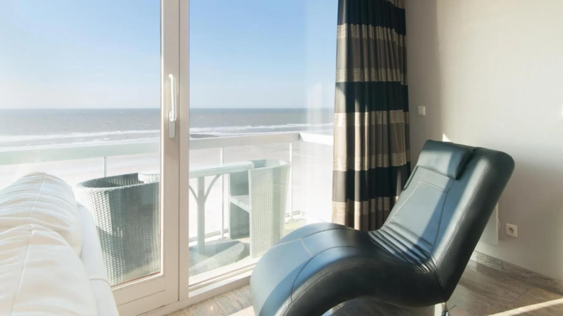 Beautiful Apartment With View Ostend