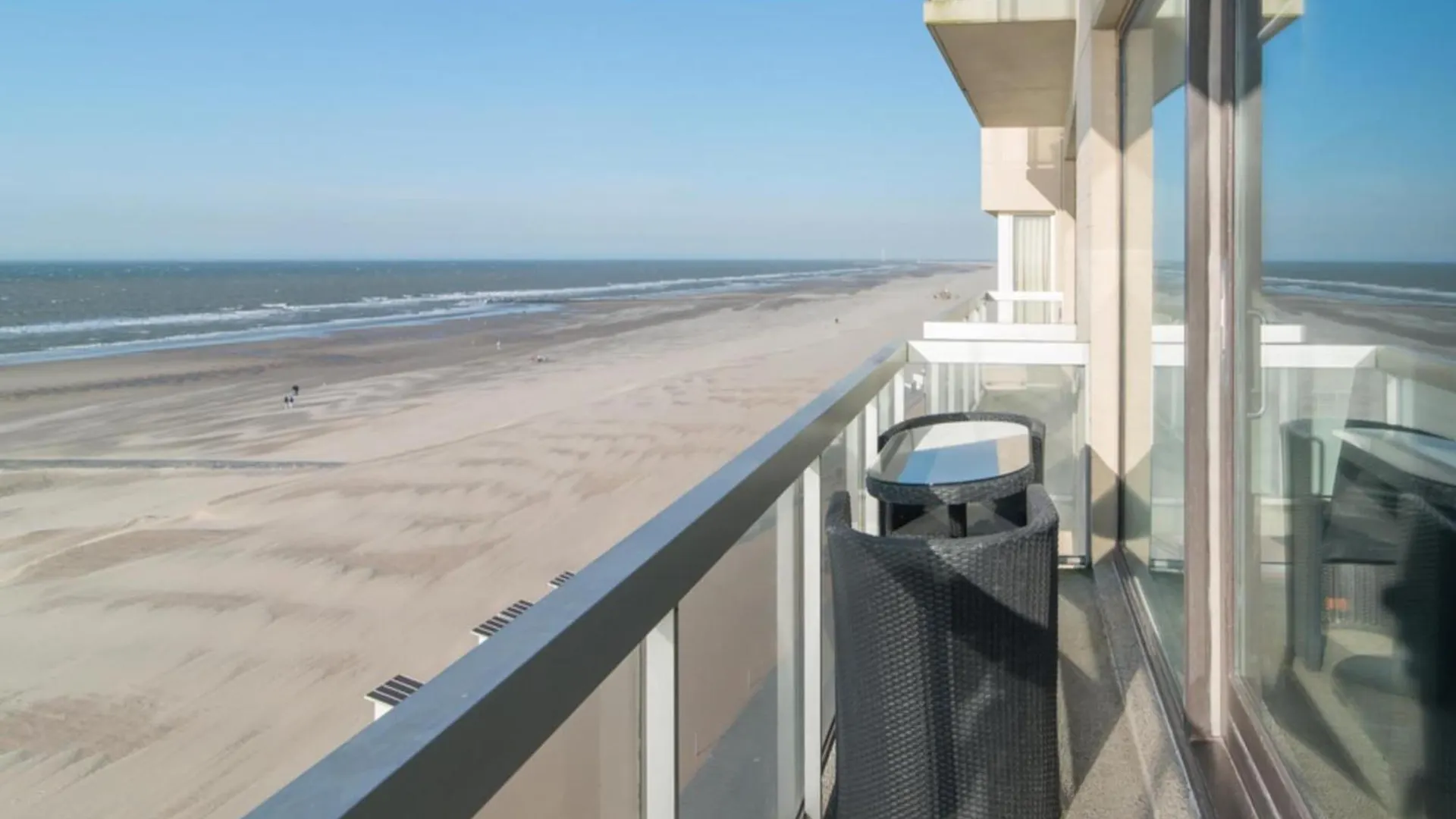 Beautiful Apartment With View Ostend